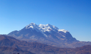  Le Nevado (glacier) Illimani, en Bolivie.  Crédits : Anakin, Wikimedia Commons