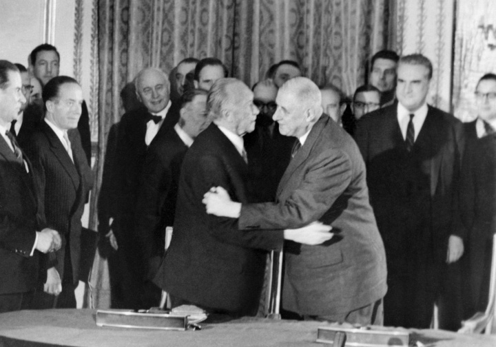 le 22 janvier 1963 - signature du traité de l’Elysée - Adenauer De Gaulle